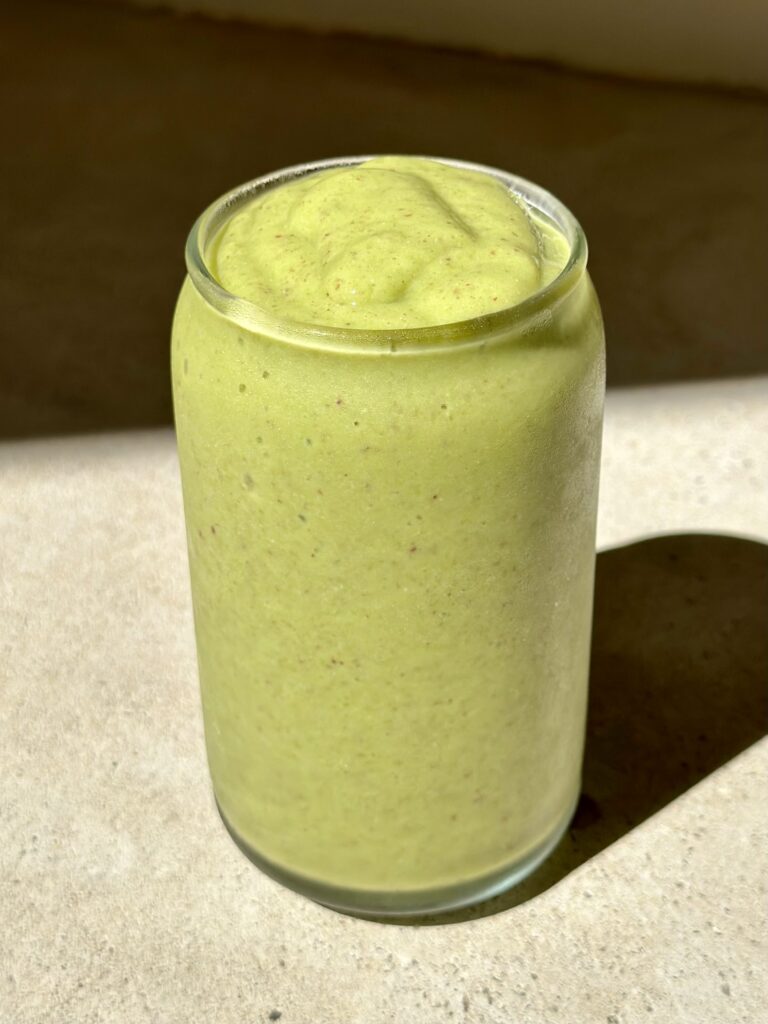 Healthy Tropical Green Smoothie